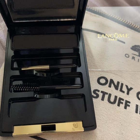 Lancôme Eyeshadow Bundle w/bonus makeup case - Picture 3 of 12